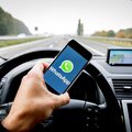 Langzamer rijden en slingeren door telefoongebruik tijdens autorijden